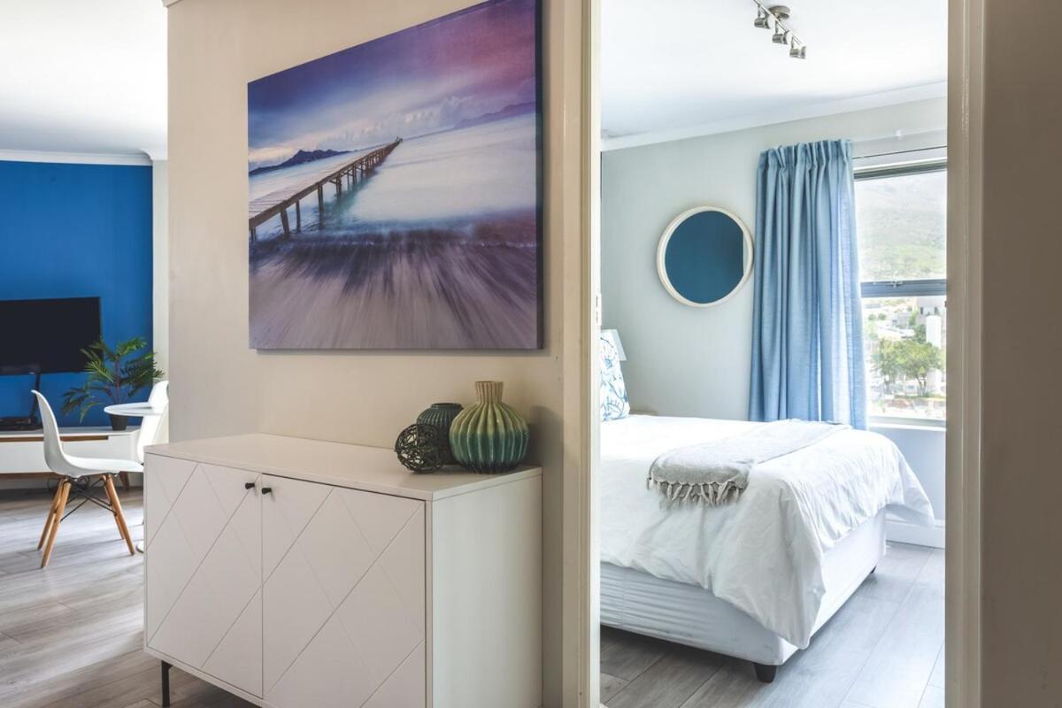 The Paragon Kahlua Modern Open Plan Centrally Located *